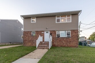 Building Photo - 63-65-65 Maple Ave