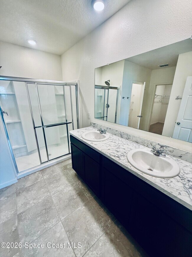Building Photo - 465 Sorrento Dr