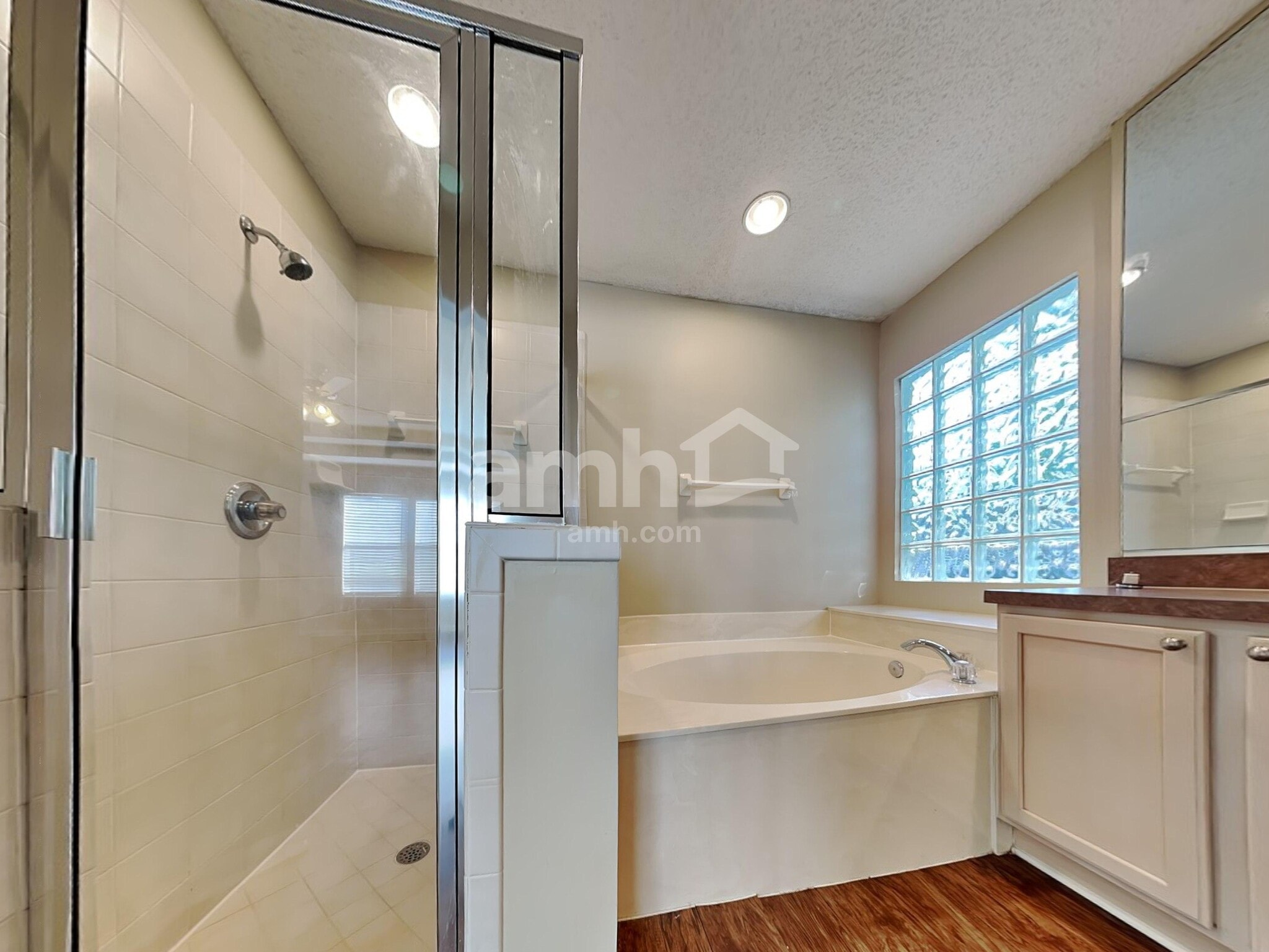 Building Photo - 1184 Lake Parke Dr
