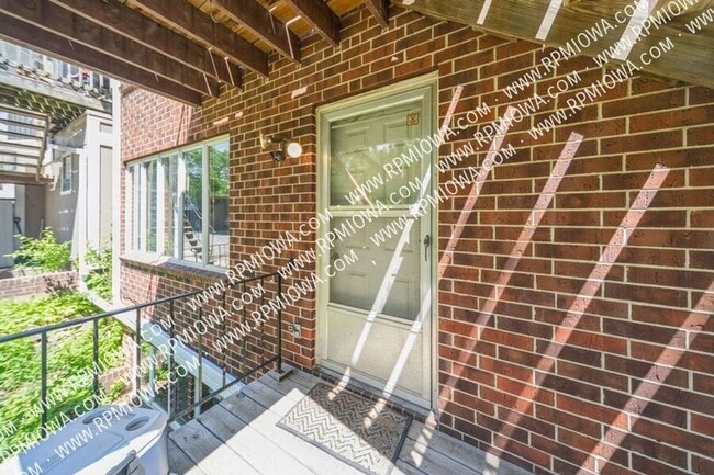Building Photo - 5322 Ingersoll Ave