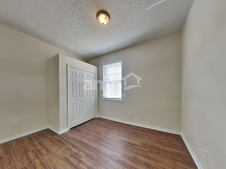 Building Photo - 18212 Hollyhills Way