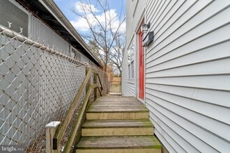 Building Photo - 221 Broadway