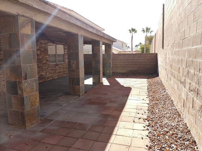 Building Photo - Upgraded Single Story house for rent