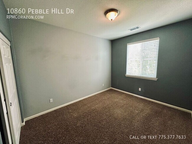 Building Photo - 10860 Pebble Hill Dr