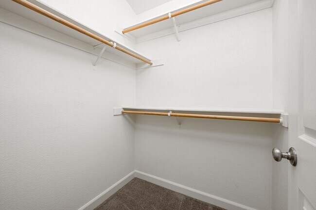 Building Photo - 2023 Northfield Dr