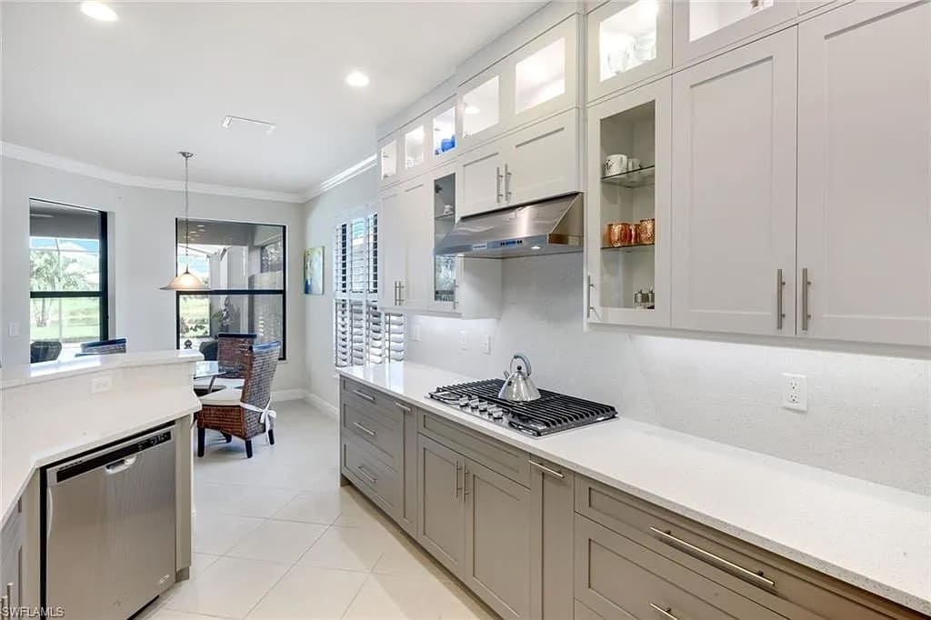 Building Photo - 9909 Casabella Way