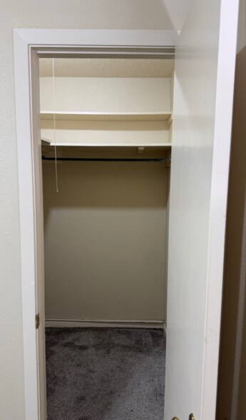 Building Photo - 901 Raguet St