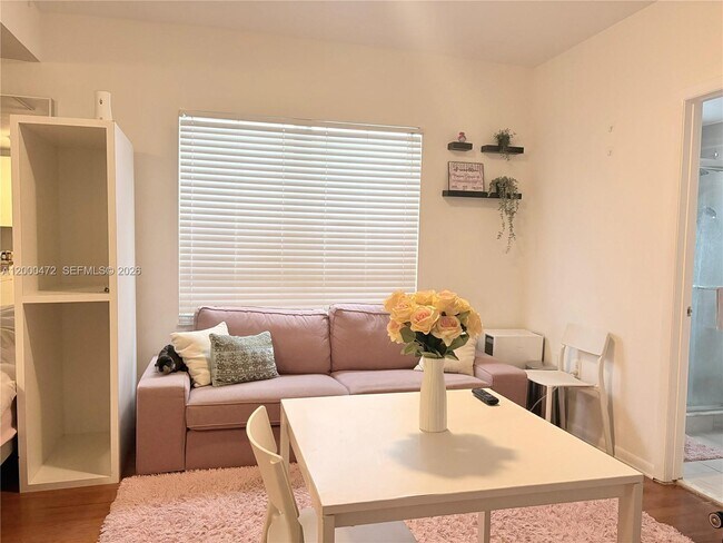 Building Photo - 1542 Drexel Ave