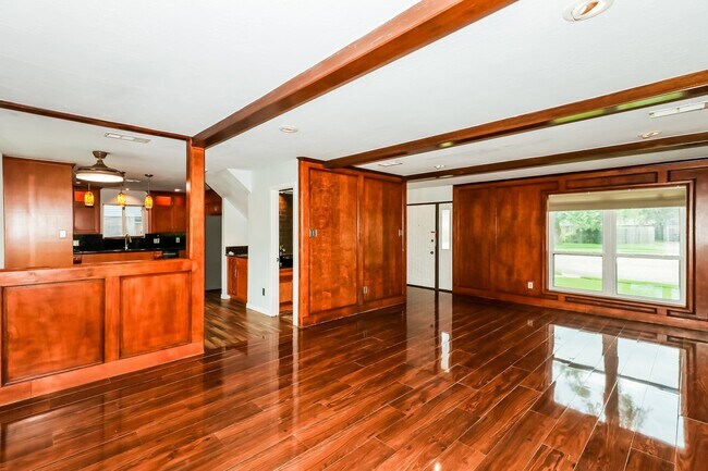 Building Photo - 826 Bradwell Dr