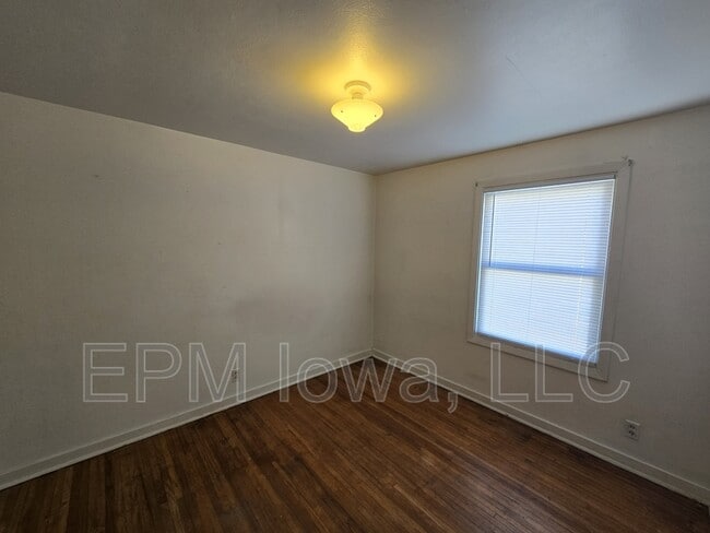 Building Photo - 251 Madison St