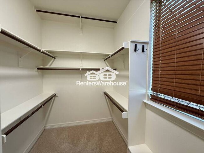 Building Photo - Beautiful 4 Bedroom Home just South of TCU!!!