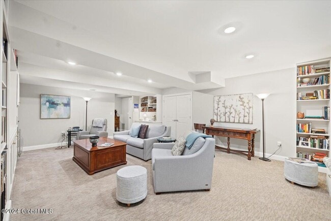 Building Photo - 64 North Ln