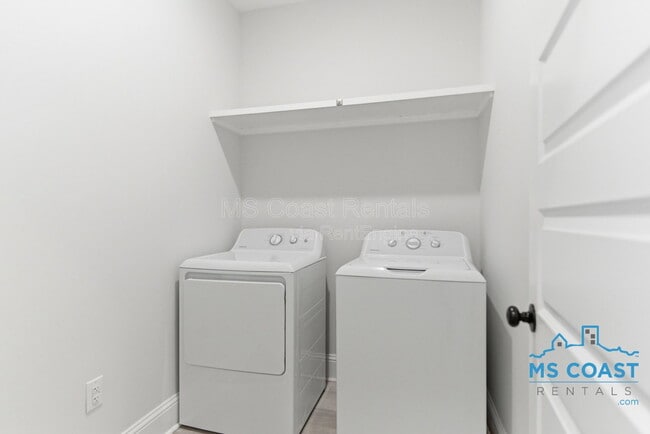 Building Photo - 15334 Oak Creek Cove