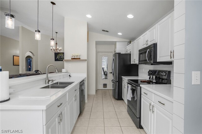 Building Photo - 21572 Brixham Run Loop