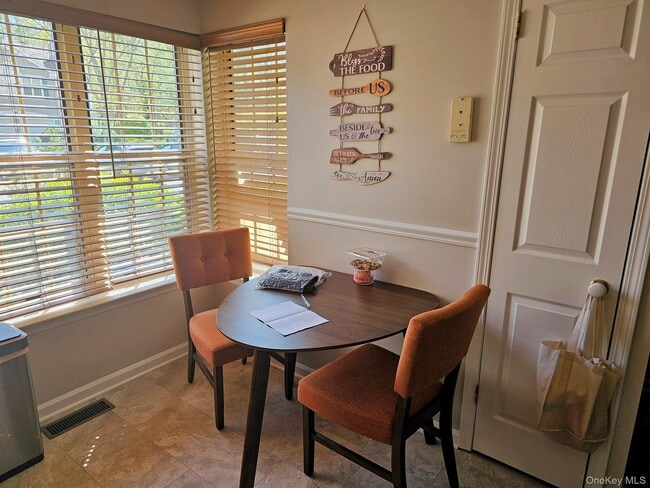 Building Photo - 1404 Pondcrest Ln