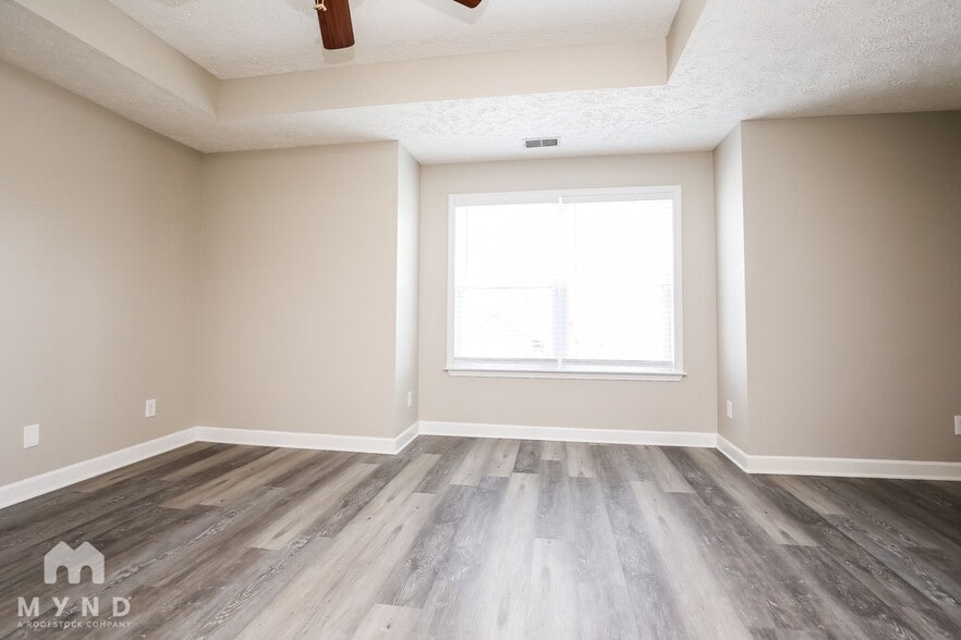 Building Photo - 1634 Beaconcrest Cir