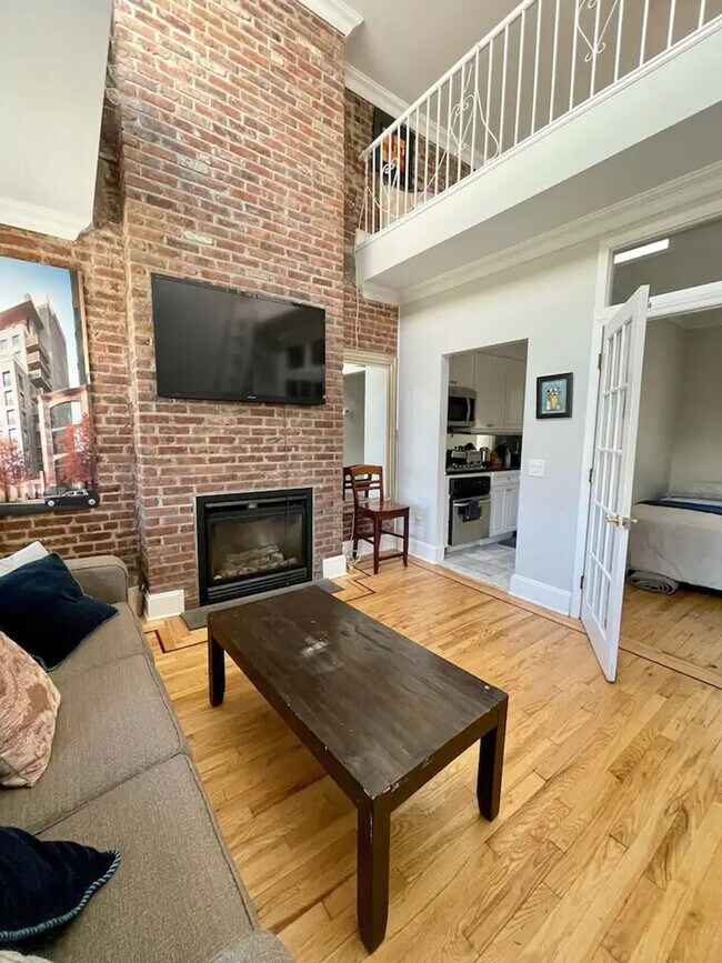 Building Photo - 468W W 47th St