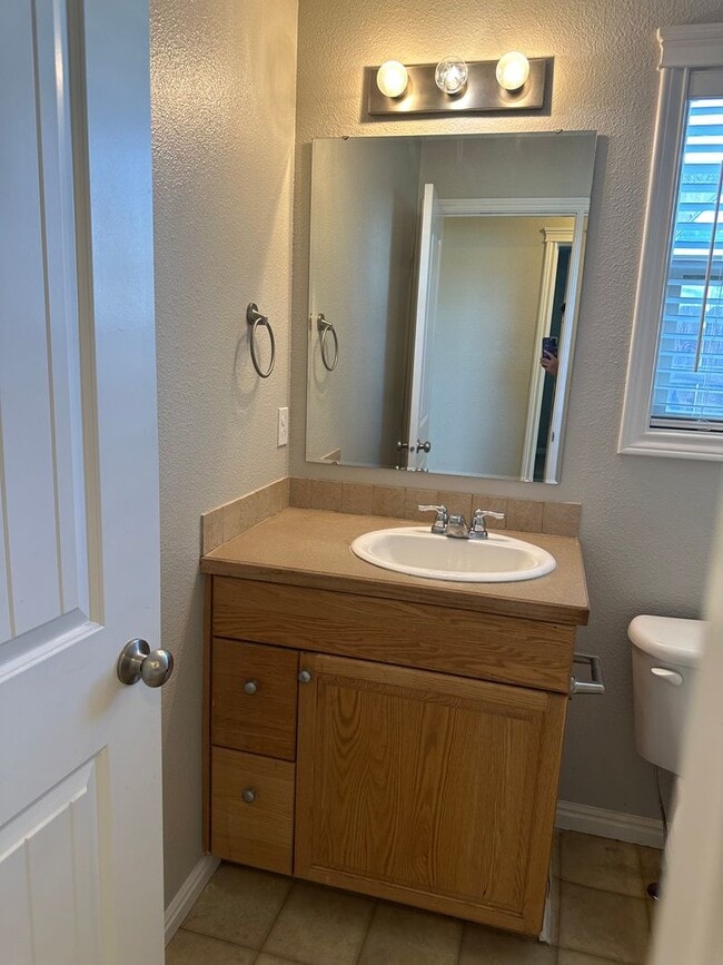 Building Photo - $1,995.00 / Ready Now this 4 bedroom home ...