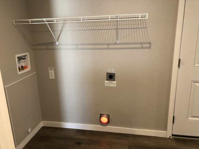 Building Photo - 1801 W 92nd Ave