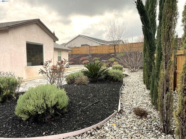 Building Photo - 358 Reddington Dr