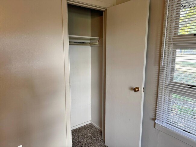 Building Photo - 703 Pecan St