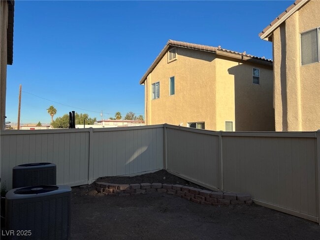 Building Photo - 6462 Abbey Door Ct