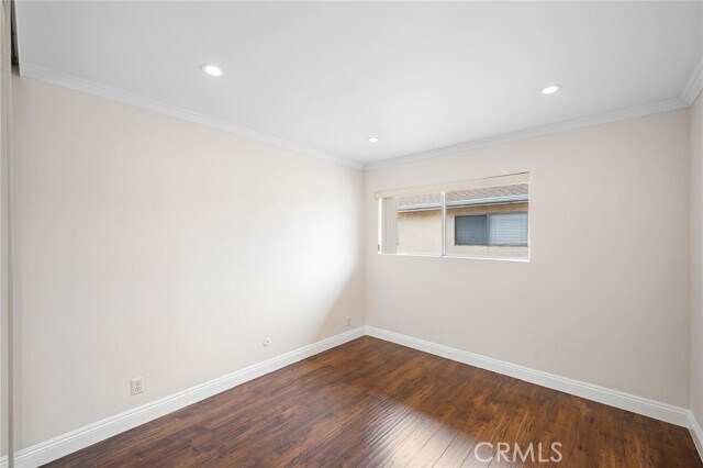 Building Photo - 121 Sinclair Ave