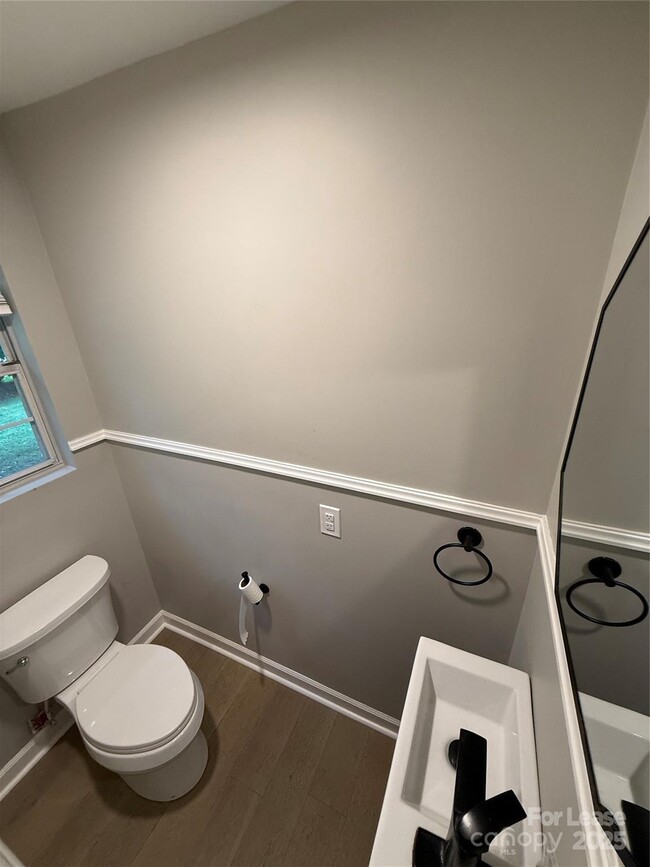 Building Photo - 4371 La Brea Dr