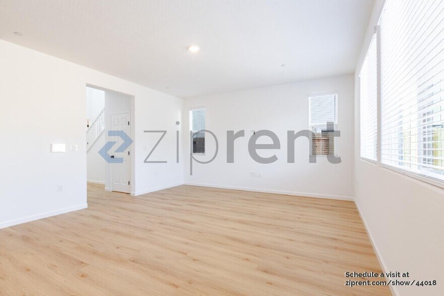 Building Photo - 4385 Canyon Coral Wy