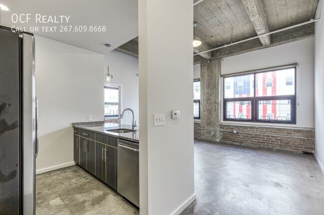 Primary Photo - 4800 Brown St
