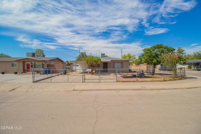 Building Photo - 321 Walsh Ln