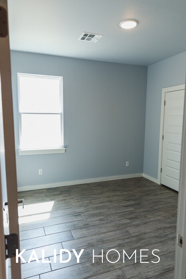 Building Photo - 1796 Salma Rd