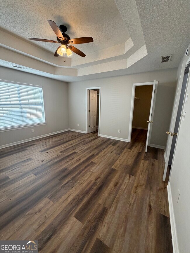 Building Photo - 3020 Meadow Glen Pass