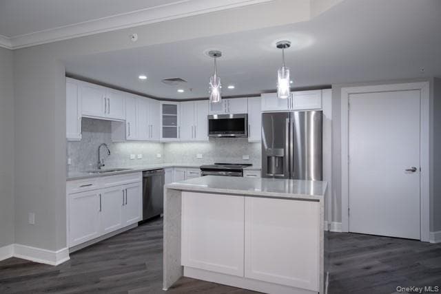 Building Photo - 100 Glen St