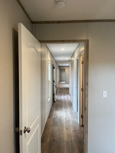 Building Photo - 10610 State Rte 762