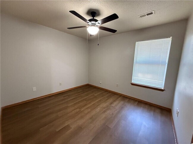 Building Photo - 4310 Nightingale Ln