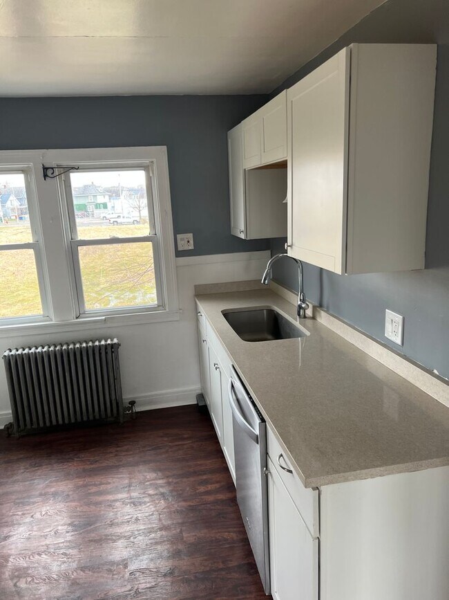 Building Photo - Lovely 2 Bedroom Apartment in Old Town