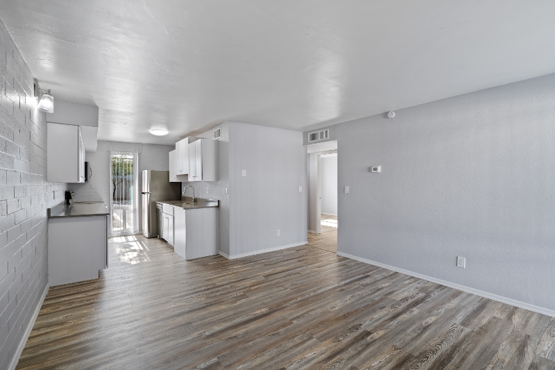 Building Photo - 5570 E Hampton St