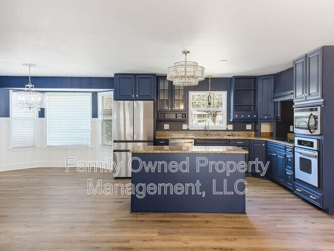 Building Photo - 23 Shadowmoss Pkwy