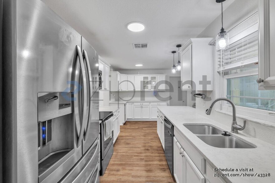 Building Photo - 1038 Malletwood Dr