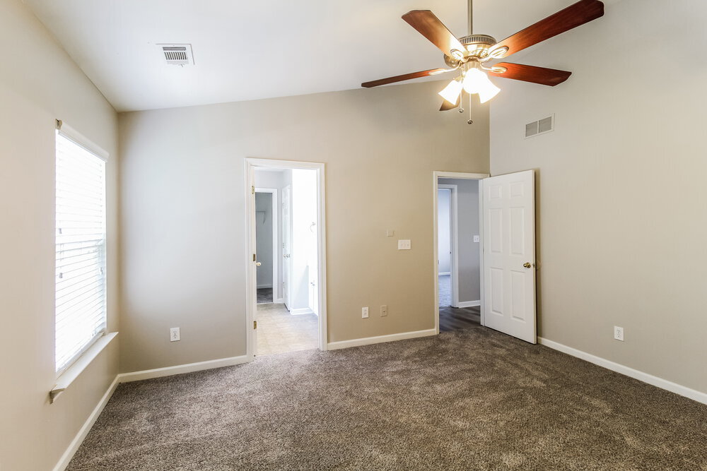 Building Photo - 2032 Appaloosa Way