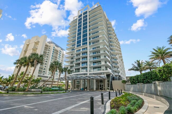 Building Photo - 3100 N Ocean Dr