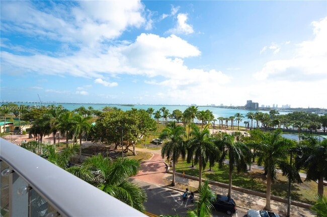 Building Photo - 488 NE 18th St