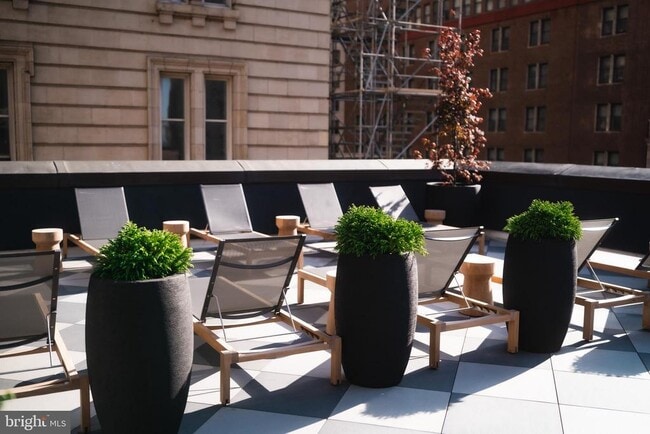 Building Photo - 200 S Broad St