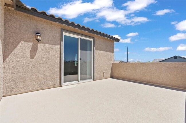 Building Photo - Spacious 5-bedroom home in gated community