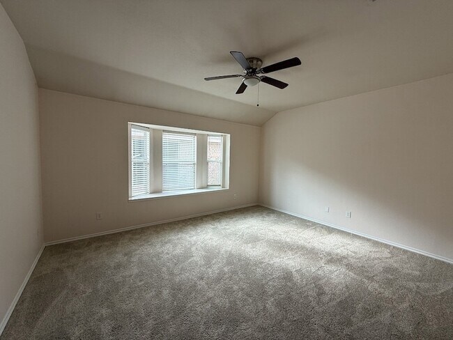 Building Photo - 2224 Hummingbird Way