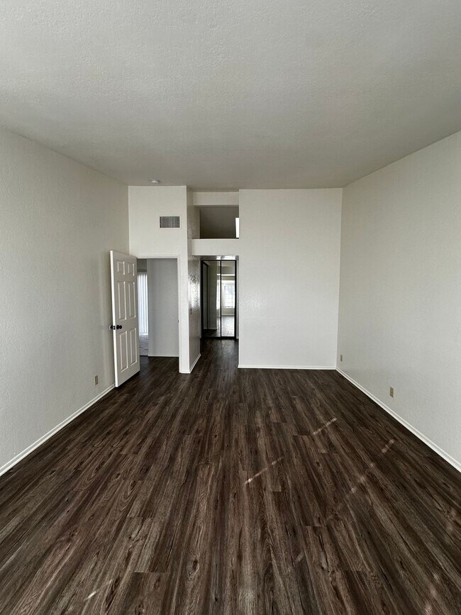 Building Photo - 3bd/2ba House - Bay Ave. (Moreno Valley)