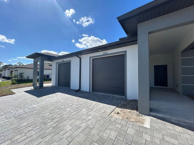 Building Photo - 2432 Quentin Ave S