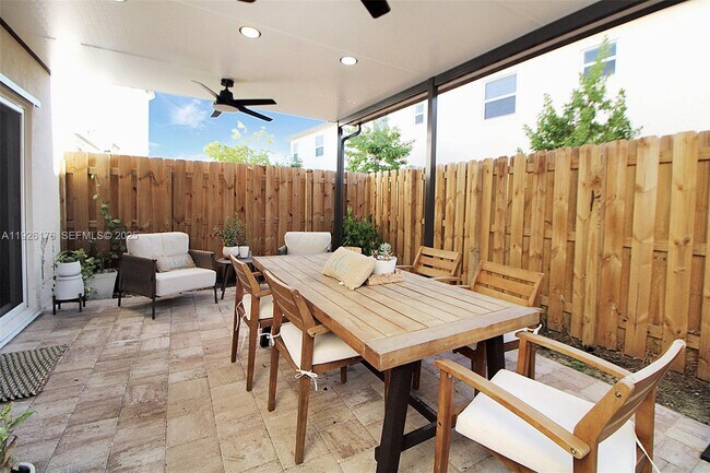 Building Photo - 2873 SE 24th Ct