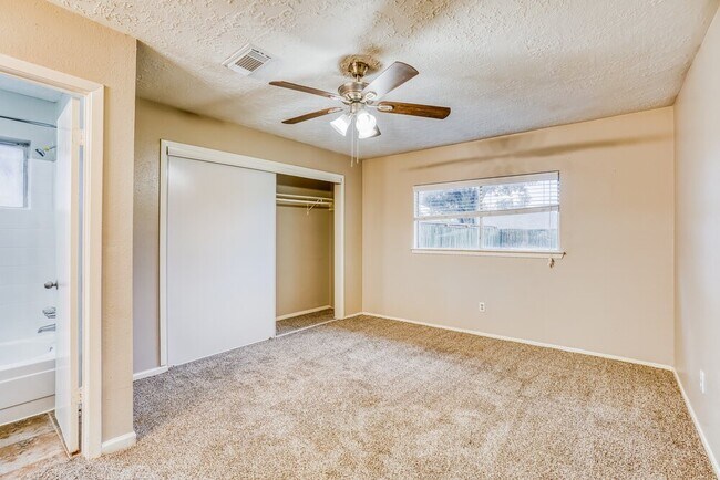 Building Photo - 20115 Woodhall Ln